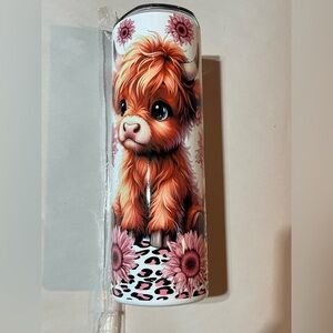 HOGG brand Highland Cow Tumbler with Floral Design 20oz. New In Box